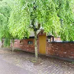 - Monkbar Mews Apartment