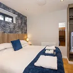 - Monkbar Mews Apartment York